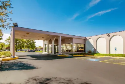 Red Roof Inn & Conference Center Chicago – N Aurora/ Naperville Hotels in North Aurora