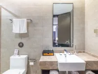Homeinn Plus Hotel (Shengjing Hospital&Sanhao Street Metro Station) 酷貝拉周辺のホテル