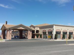 Super 8 by Wyndham Deming NM