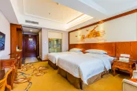 Vienna International Hotel (Shaoguan History East Street Fengcai Building) - Bãi đậu xe