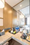Hongbao Hotel (Xuchang Caowei Ancient City Pang Donglai Times Square) - 4-نجوم
