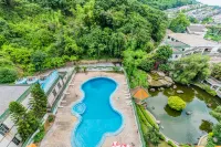Century Hotel - Rooftop Pools