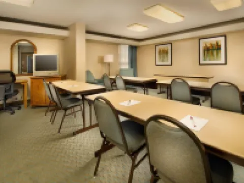 Pear Tree Inn St. Louis Airport Hotels in St. Louis County