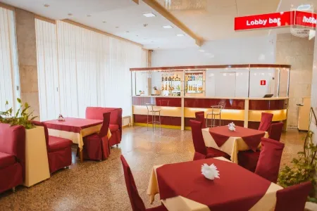 AZIMUT Отель Ульяновск (Азимут Ульяновск) Отели рядом с достопримечательностью «Ульяновская Экспедиция Поволжского Филиала Государственной Инвентаризации Лесов»