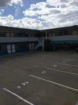 Tropical Gateway Motor Inn - parking