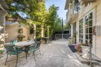 The Bergson, BW Signature Collection Hotels near Shypoke Cellars