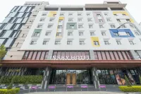 In Sky Hotel Hotels in Fengjia Night Market