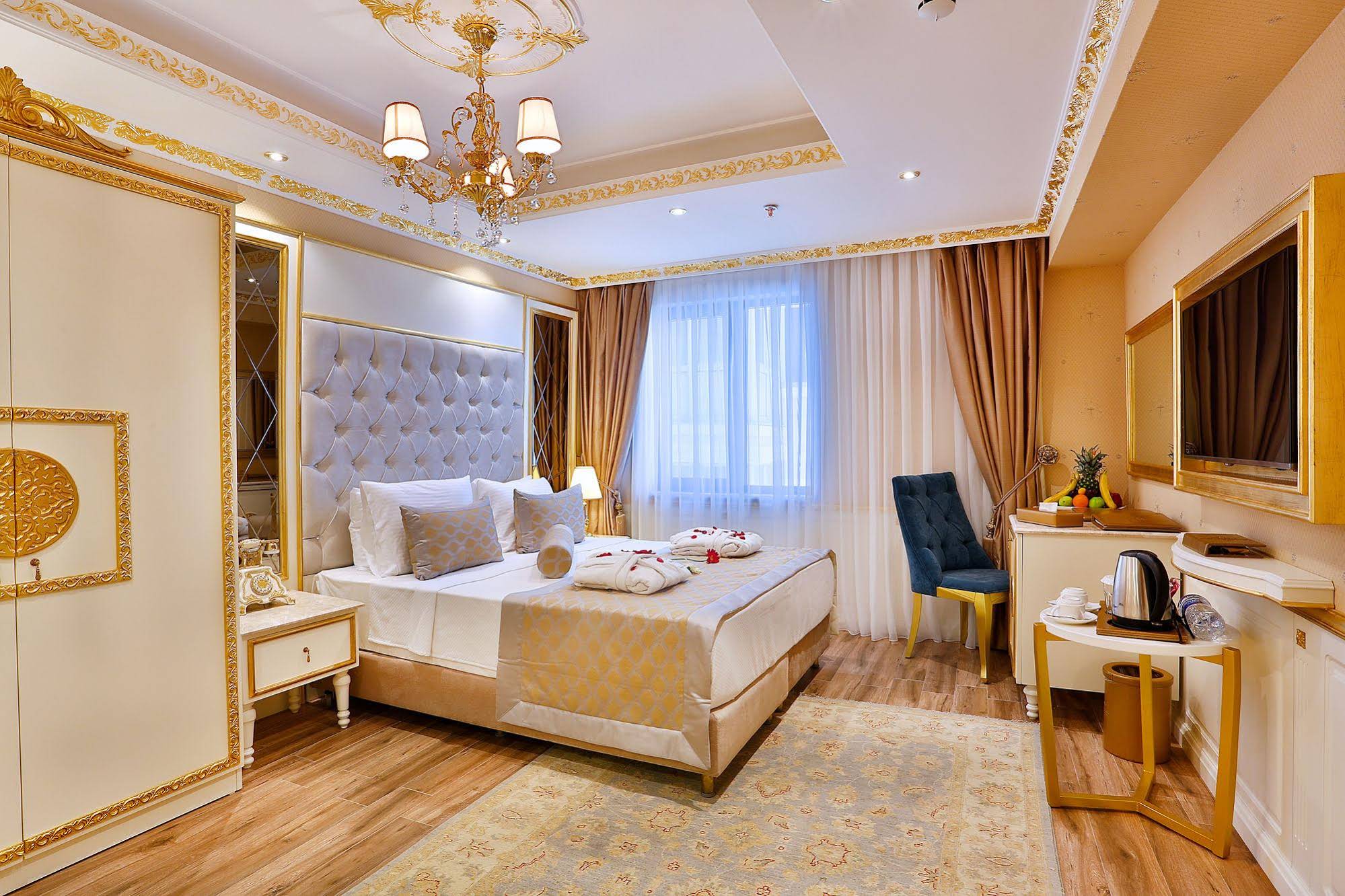 Hotel Emirhan Palace