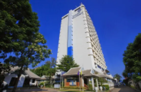 華欣藍波酒店 鄰近筷子山寺的酒店