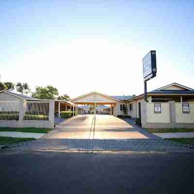 Roma Inland Motor Inn Hotel Exterior