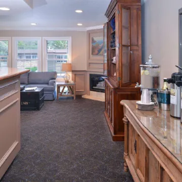 Sand Pebbles Inn