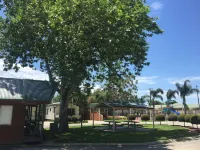 Albury Holiday Park Hotels in Lavington