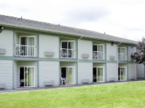 Dew Drop Inn Hotels in Forks