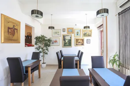 Hotel Divan Отели рядом с достопримечательностью «Мэрия г. Сараево»