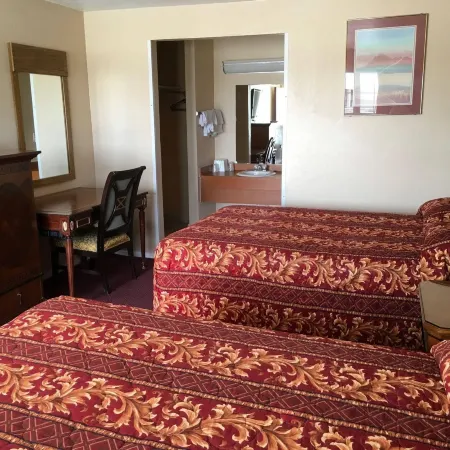 Villa West Inn