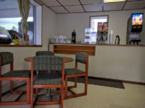 Tomahawk Motor Lodge Hotels in Riverton