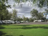 Dalby Tourist Park - parking