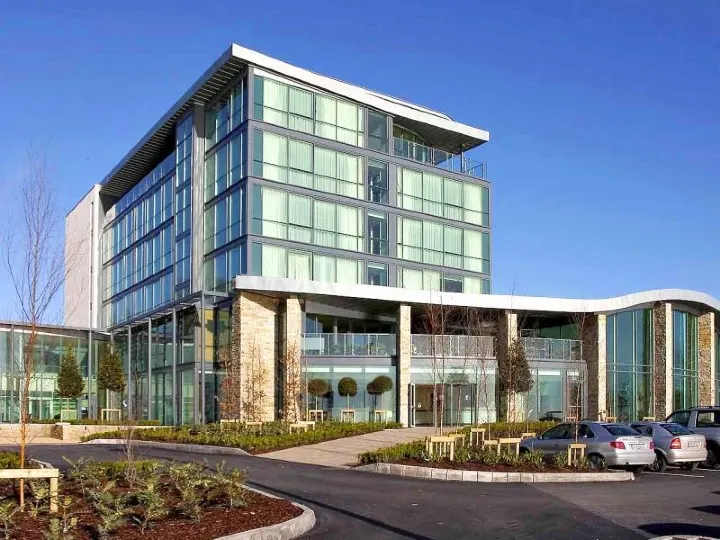Hodson Bay Hotel