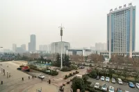 Ibis Hotel (Luoyang Baolong Square)
