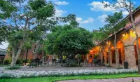 Chateau de Bear Hotel Hotels in Nakhon Sawan