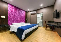 U3 Hotel Отели в г. Субанг