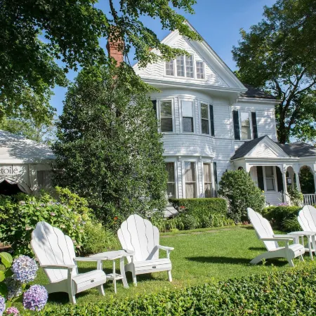 The Sydney, the Edgartown Collection