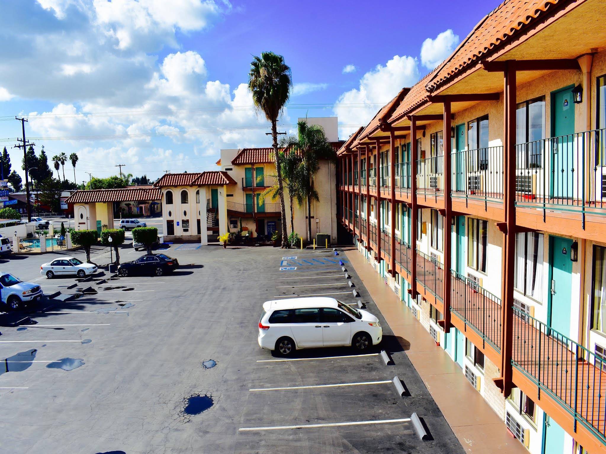 Days Inn by Wyndham Anaheim Near the Park