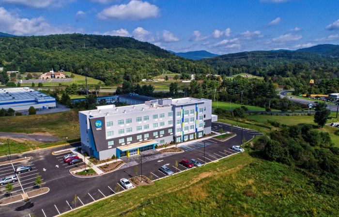 Tru by Hilton Roanoke Hollins