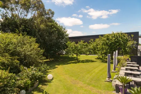 聖布里厄東部雷佳普原生飯店