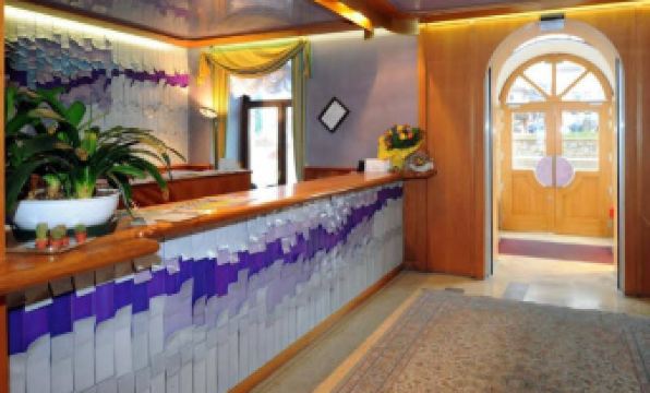 Grand Hotel Astoria - Housity