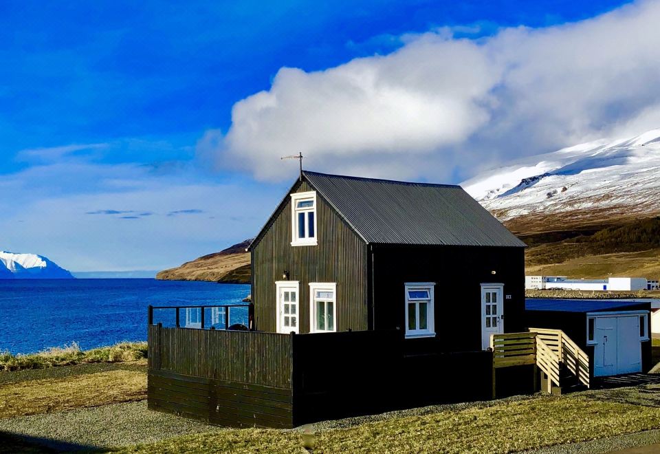 Vellir Grenivík Home with a View - Housity
