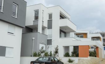 Apartments Tomana