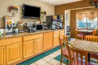 Microtel Inn & Suites by Wyndham Lincoln - breakfast