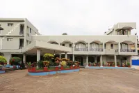 Hotel Kannika International Отели в г. Кушалнагар