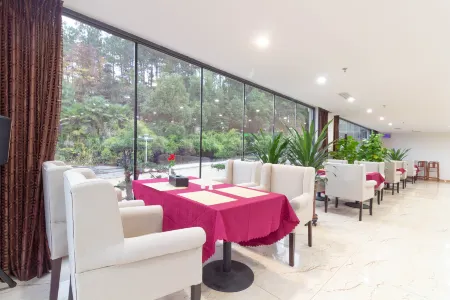 Minggang Grand Hotel (Ceramic University Xianghu Campus) Отели рядом с достопримечательностью «Huangyao Scenic Area»