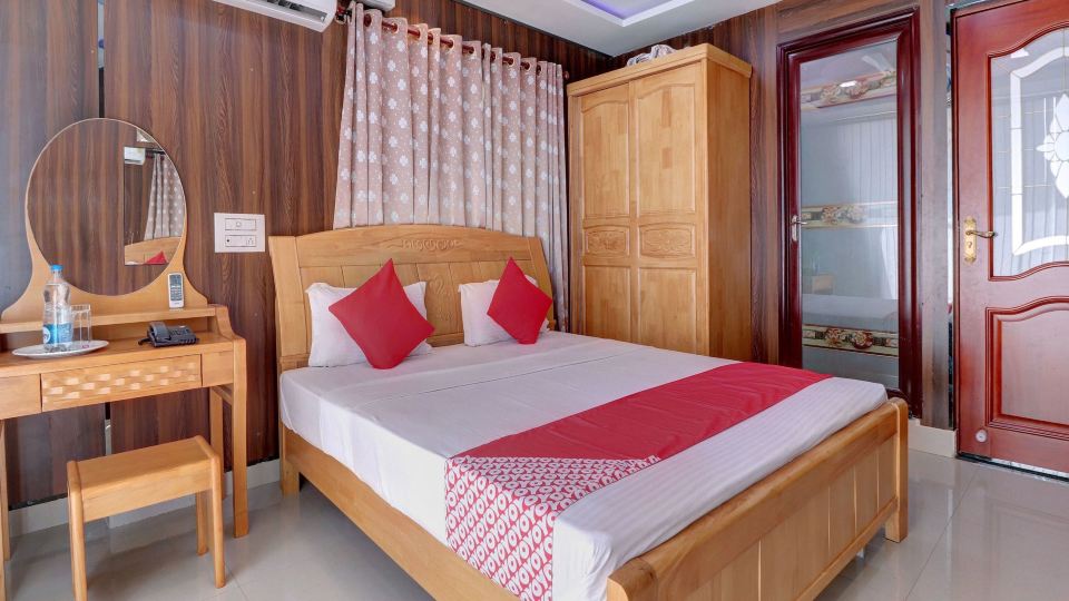 OYO 24245 DV Residency