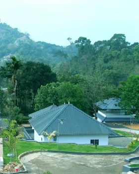 Moon Hill Munnar Hotels near Cheeyappara Waterfalls