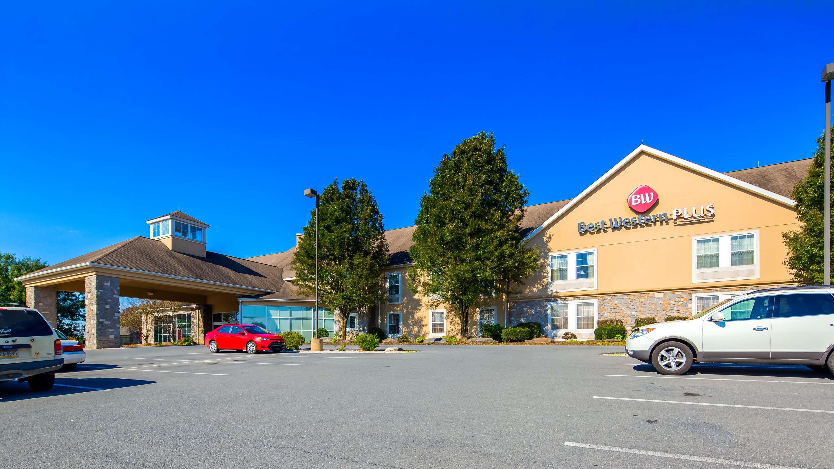 Best Western Plus Revere Inn & Suites