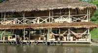 Cabaña Flotante Kurupira Hotel a 