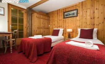 Chalet Pele - Alpes Travel - Central Chamonix - Sleeps 11