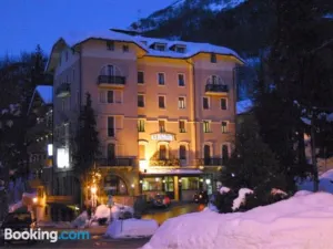 Limone Palace Aparthotel
