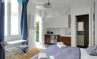 Pick a Flat's Apartment in Montmartre - Rue des Martyrs Studio