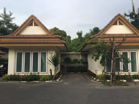 Baan Dara Resort