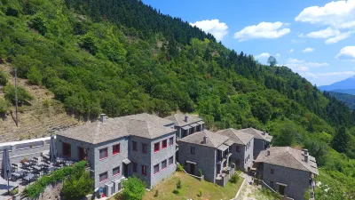 Rouista Tzoumerka Resort Hotel di Melissourgoi
