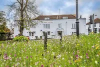 The Bear Esher Hotels in Oxshott