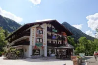 Hotel "Königsseer Hof" Отели рядом с достопримечательностью «Bayerische Seenschifffahrt am Koenigssee»