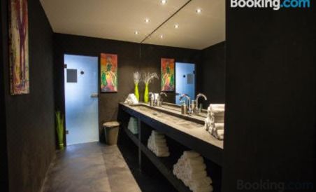 Hotel Restaurant Goldenes Ross - Housity