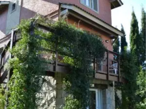 Valeria House Rental Suites