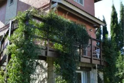 Valeria House Rental Suites