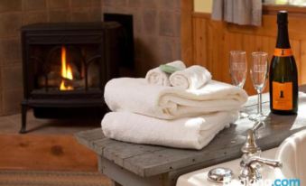 Inn & Spa at Cedar Falls